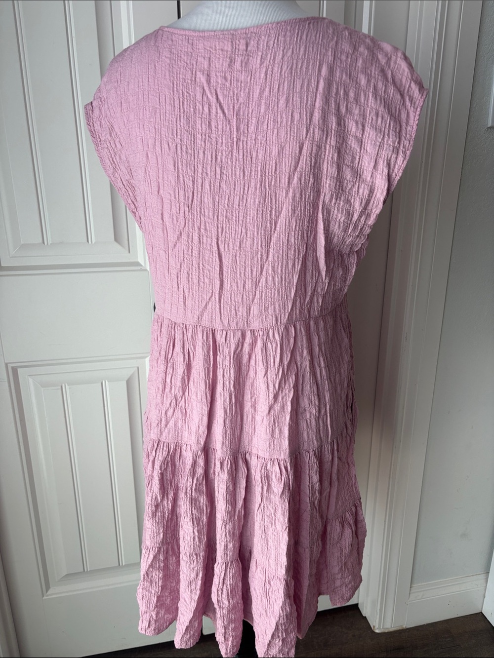 Knox Rose Soft Pink Tiered Crinkle Midi Dress - Picture 3 of 8
